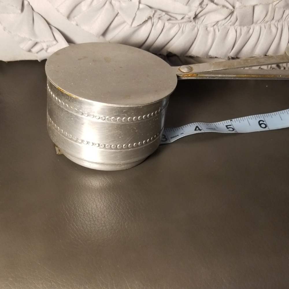 Antique silver plated or aluminum container - Picture 2 of 8